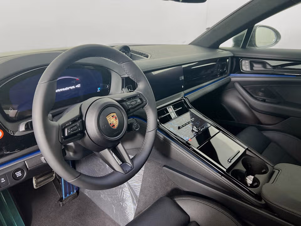 2025 Porsche Panamera 4 E-Hybrid - Photo 27