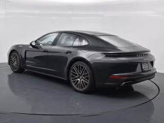 2026 Porsche Panamera 4 E-Hybrid - Photo 17