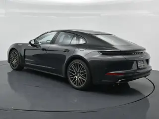 2026 Porsche Panamera 4 E-Hybrid - Photo 21