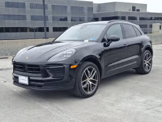 2023 Porsche Macan's photo