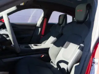2026 Porsche Taycan GTS - Photo 37