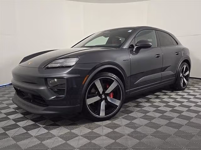 Used 2025 Porsche Macan S with VIN WP1AB2XA8SL154509 for sale in Waukesha, WI