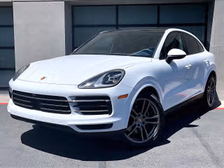 2023 Porsche Cayenne Platinum Edition's photo