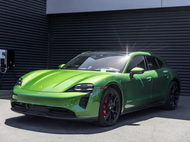 2023 Porsche Taycan 6