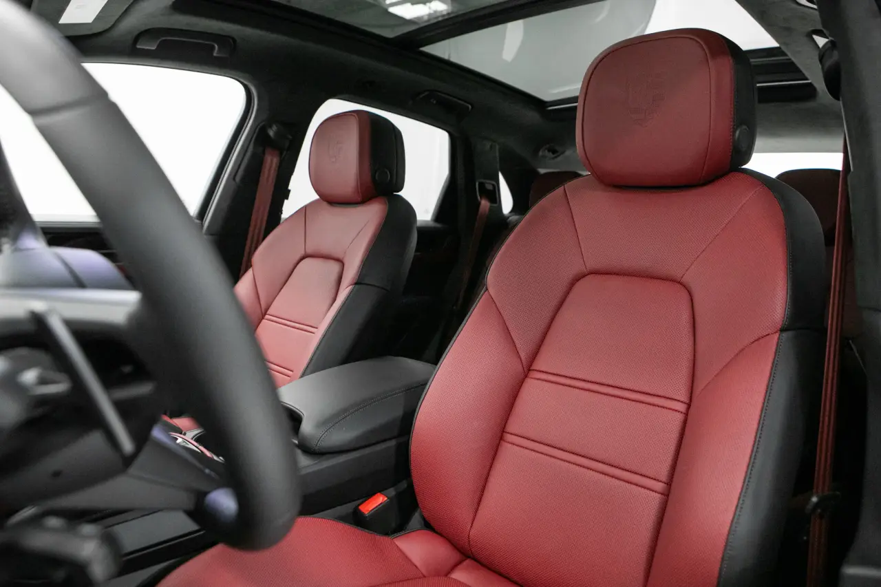 2026 Porsche Cayenne Turbo E-Hybrid - Photo 40