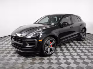 2023 Porsche Macan S's photo