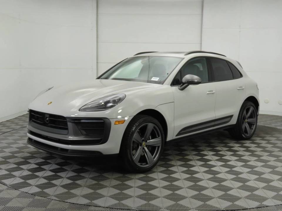 2025 Porsche Macan