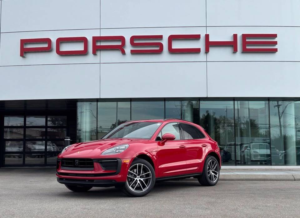 2026 Porsche Macan Base