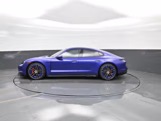2026 Porsche Taycan GTS - Photo 9