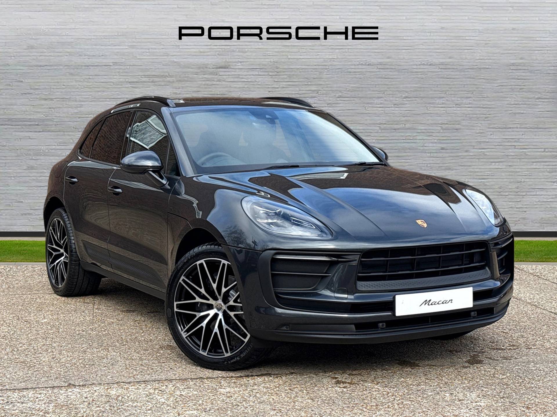 Macan, photo 1 of 39