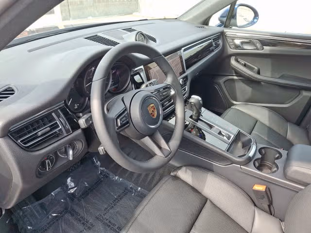 2026 Porsche Macan Base - Photo 26