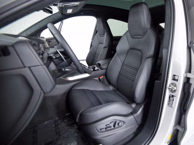 2026 Porsche Cayenne Coup Turbo E-Hybrid - Photo 34