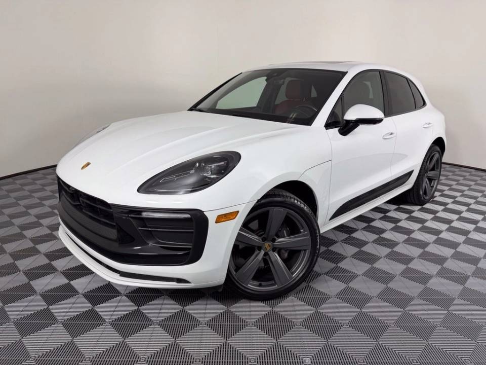 2023 Porsche Macan Base