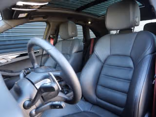 2025 Porsche Macan S - Photo 33