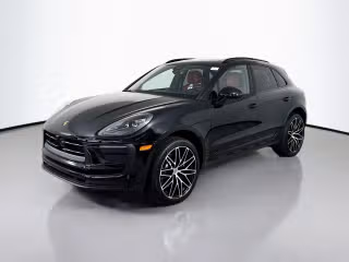 2025 Porsche Macan's photo