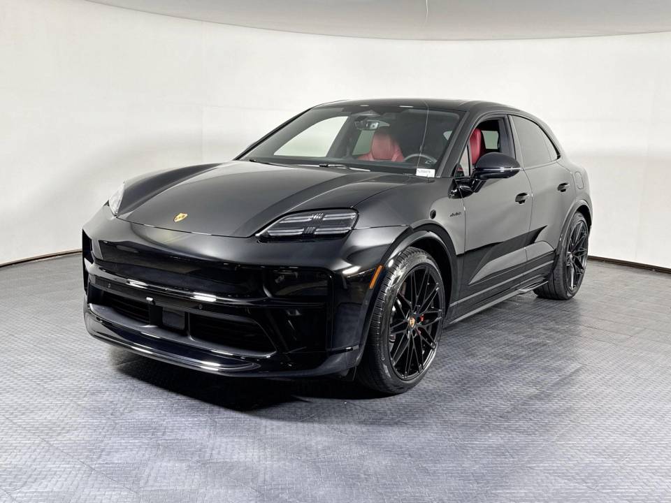 2026 Porsche Macan