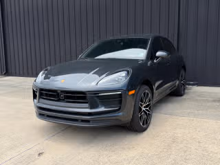 2023 Porsche Macan's photo