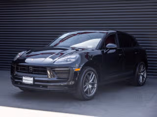 2023 Porsche Macan's photo