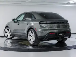 2025 Porsche Macan Base - Photo 21