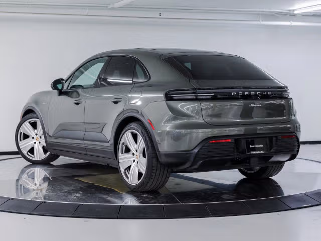 2025 Porsche Macan Base - Photo 18