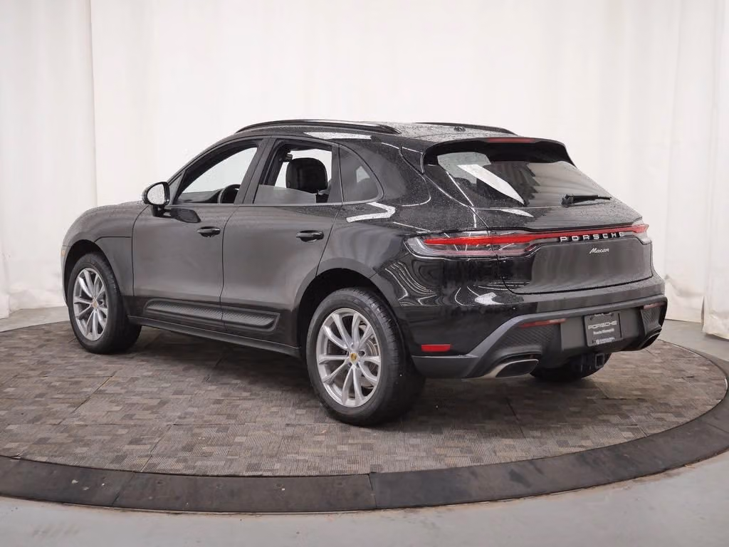 2026 Porsche Macan T - Photo 20