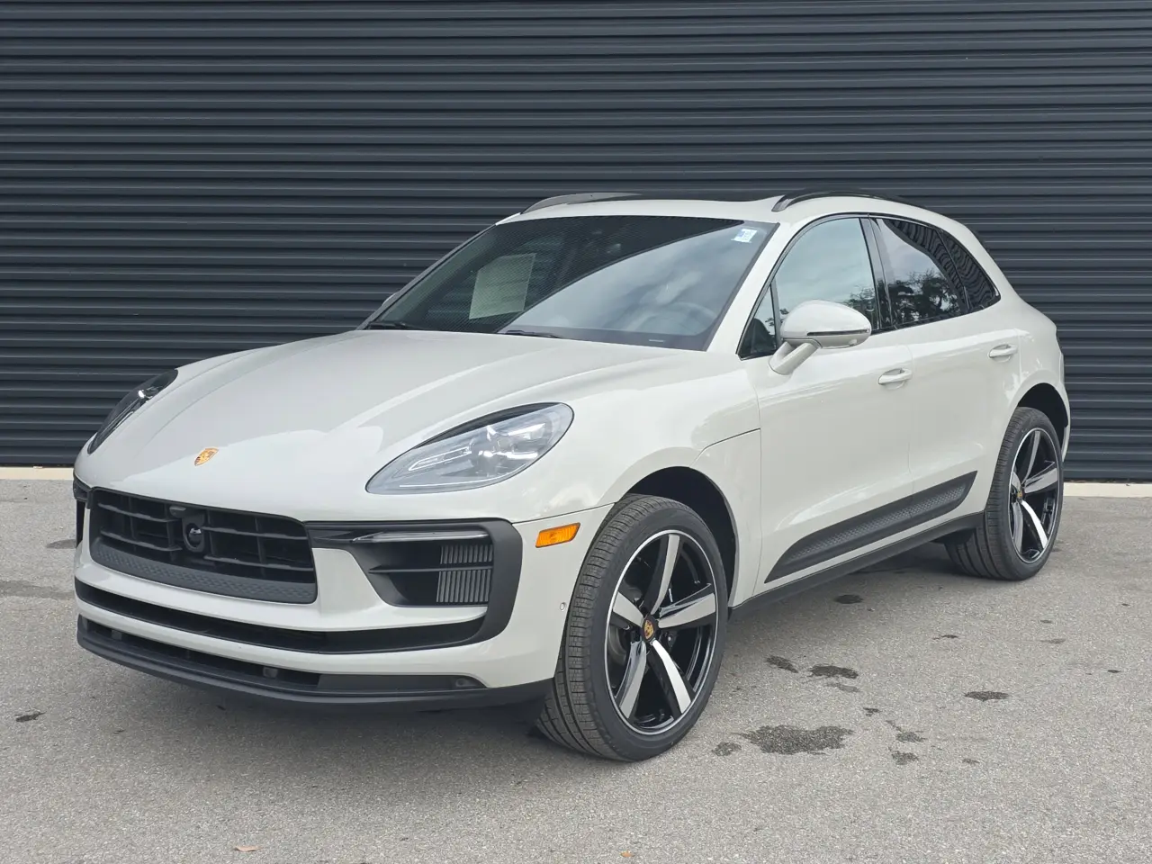 2026 Porsche Macan S - Photo 8