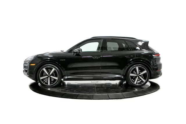 2026 Porsche Cayenne Turbo E-Hybrid - Photo 14