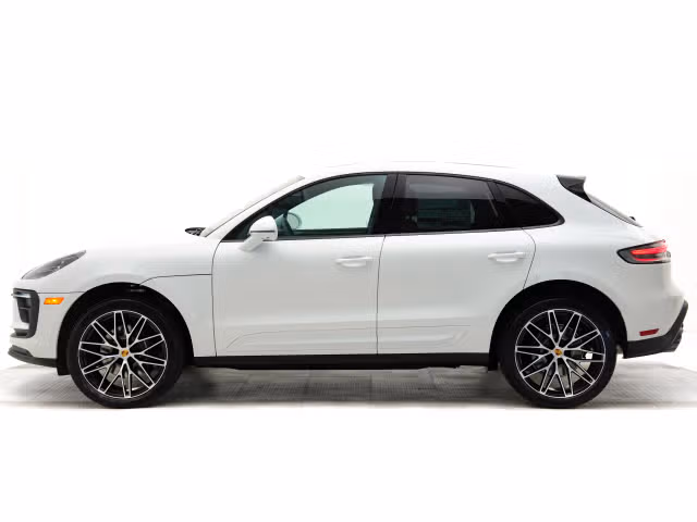 2025 Porsche Macan T - Photo 10