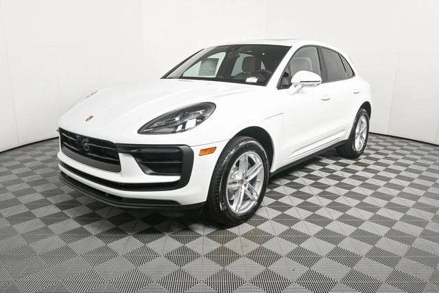 2025 Porsche Macan Base