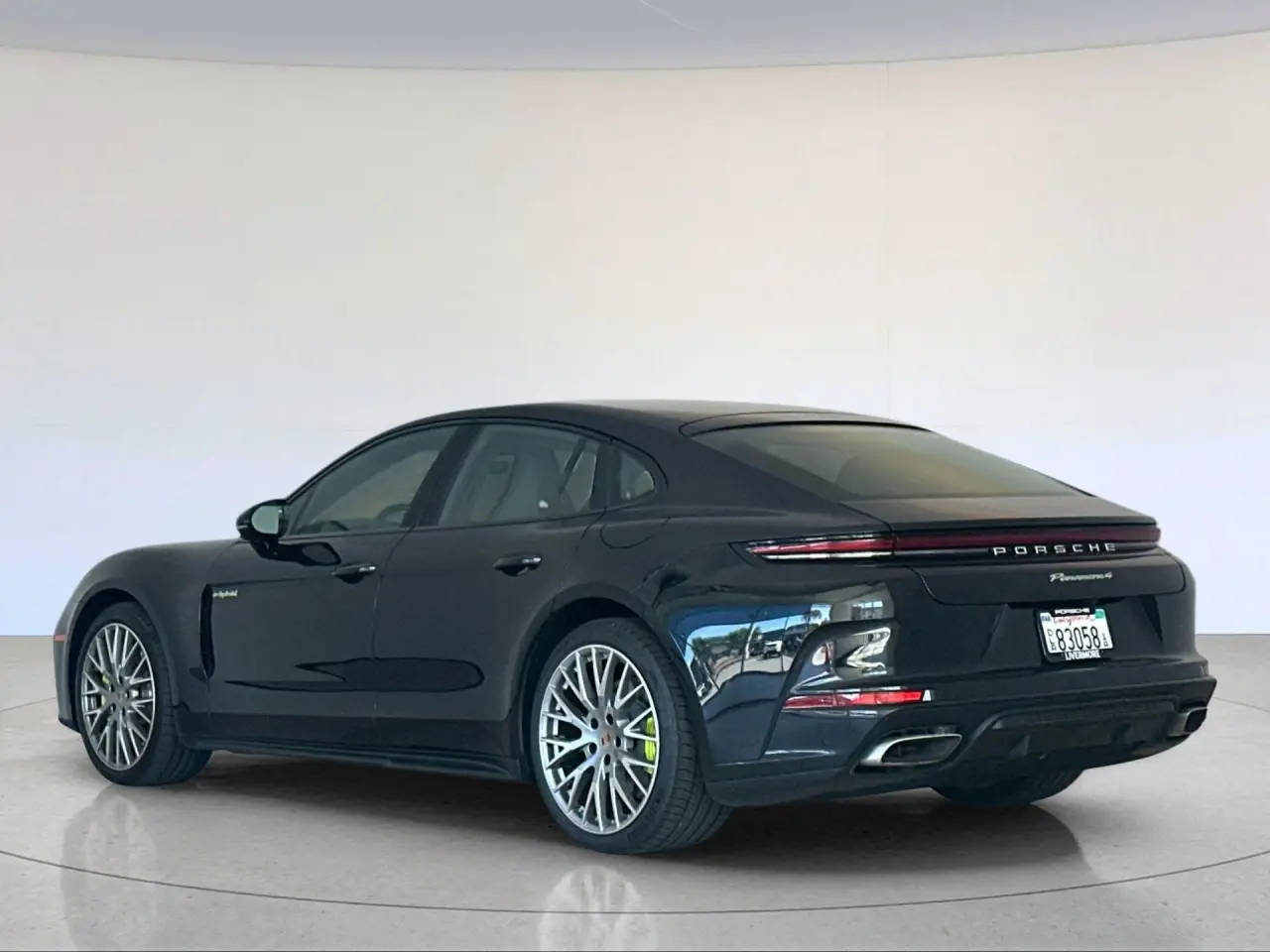 2026 Porsche Panamera 4 E-Hybrid - Photo 24