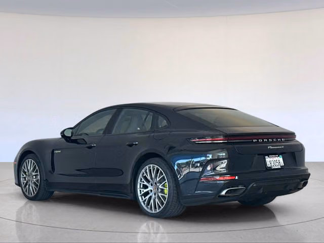 2026 Porsche Panamera 4 E-Hybrid - Photo 18
