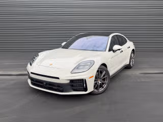 2025 Porsche Panamera 4's photo