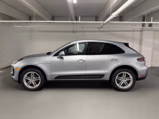 2026 Porsche Macan T - Photo 9
