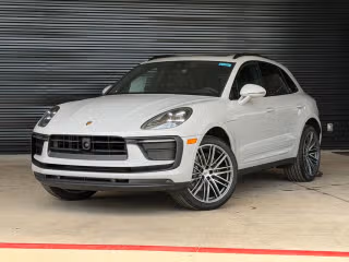 2026 Porsche Macan -'s photo