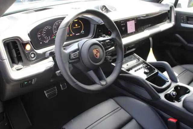 2026 Porsche Cayenne Coup S - Photo 30