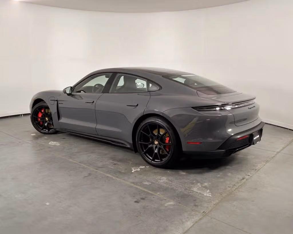 2026 Porsche Taycan GTS - Photo 20