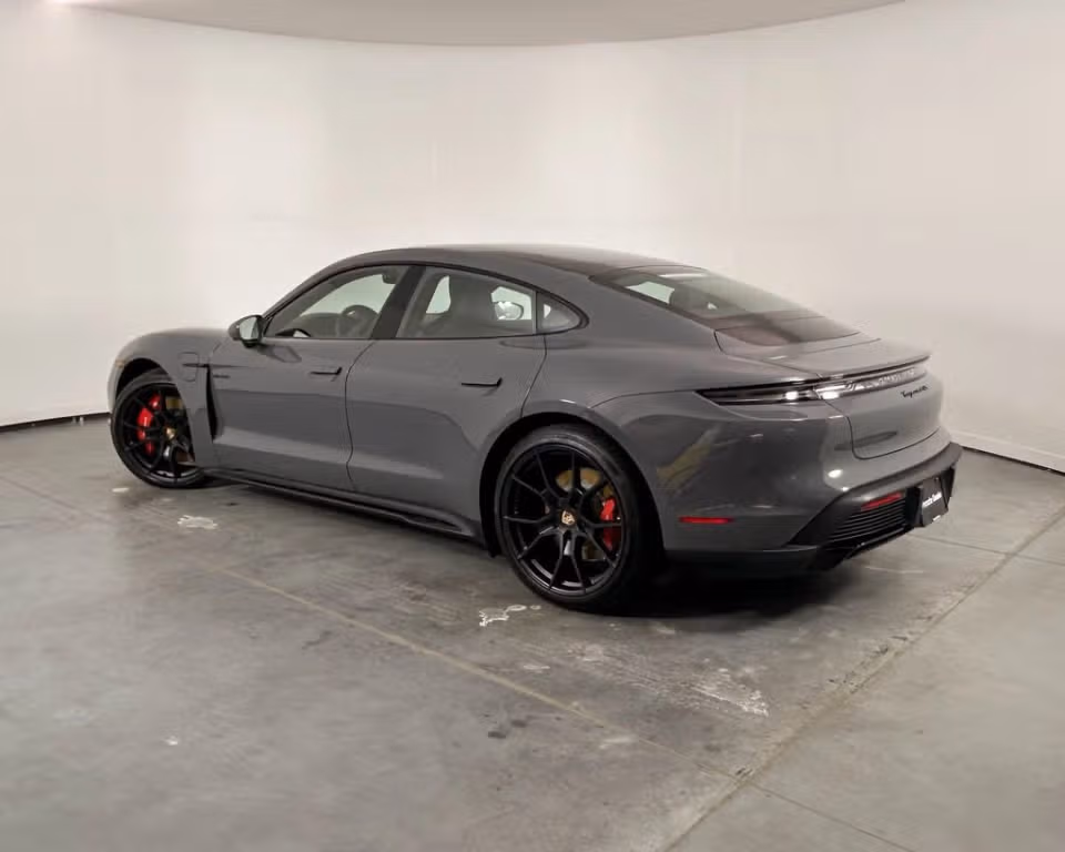 2026 Porsche Taycan GTS - Photo 19