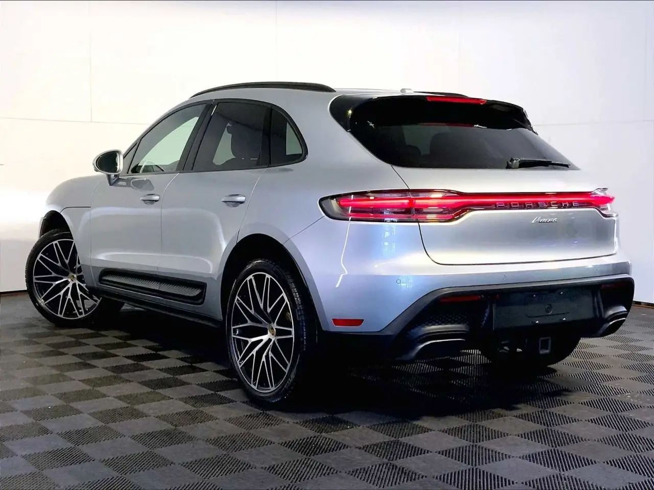 2026 Porsche Macan Base - Photo 24