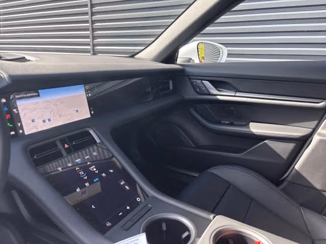 2026 Porsche Taycan Base - Photo 34