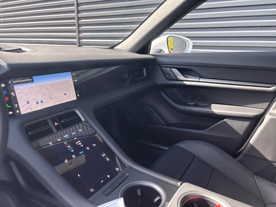 2026 Porsche Taycan Base - Photo 35