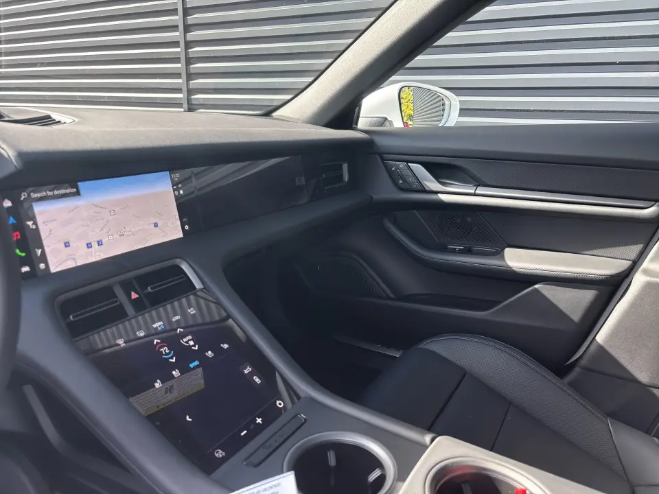 2026 Porsche Taycan Base - Photo 39