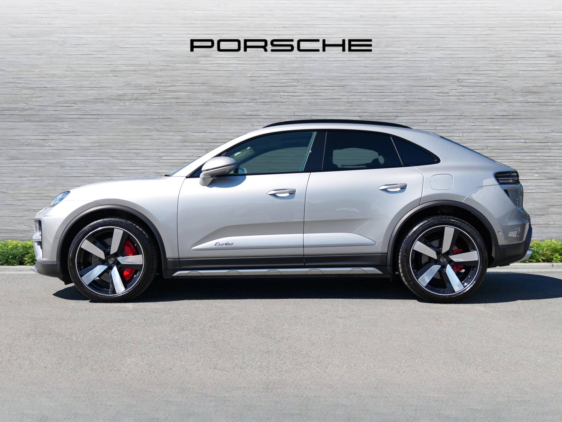 Macan Turbo, photo 2 of 43