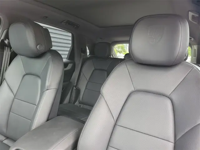 2025 Porsche Cayenne Base - Photo 38