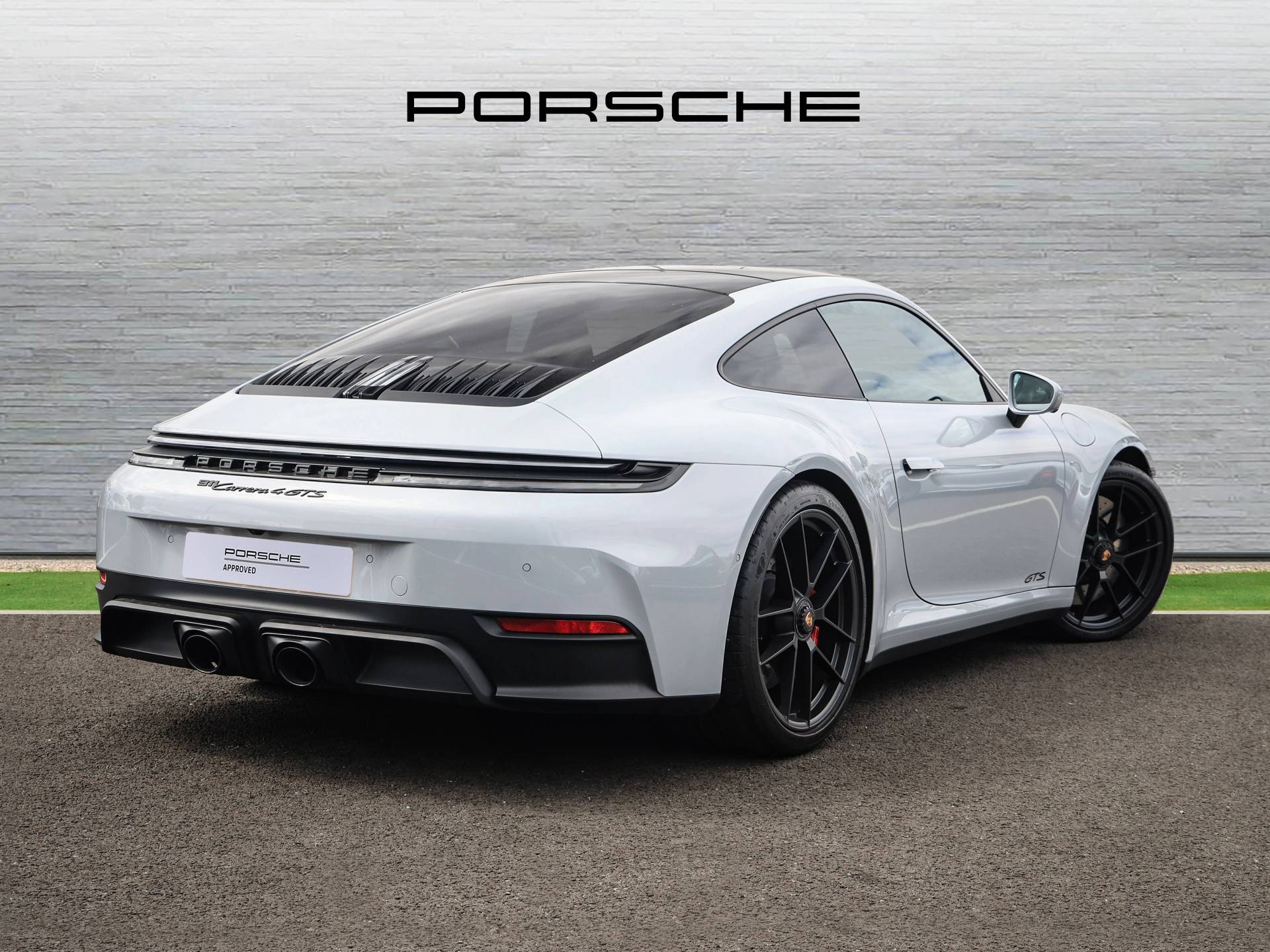 911 Carrera 4 GTS, photo 2 of 36