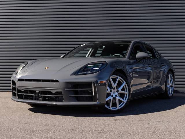 2026 Porsche Panamera 4