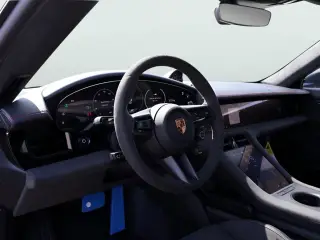 2025 Porsche Taycan GTS - Photo 29