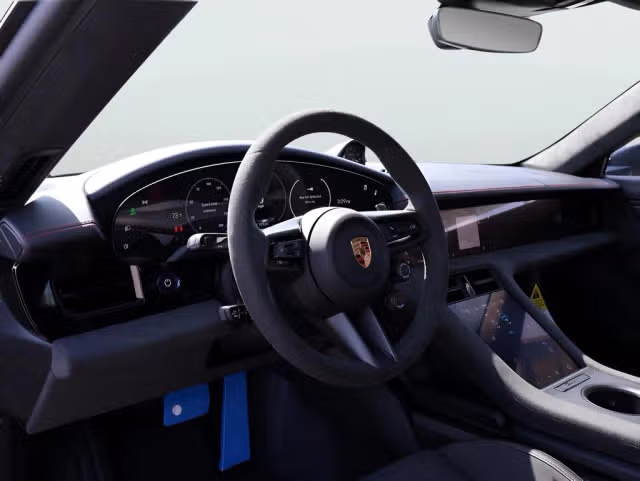2025 Porsche Taycan GTS - Photo 26