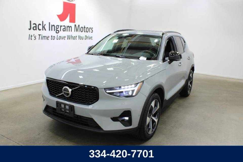 2026 Volvo XC40 Plus