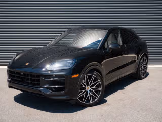 2025 Porsche Cayenne GTS's photo