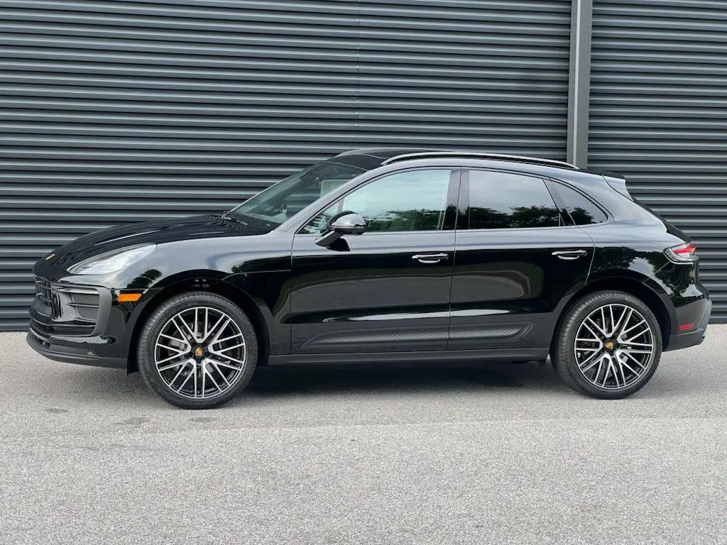 2025 Porsche Macan Base - Photo 16